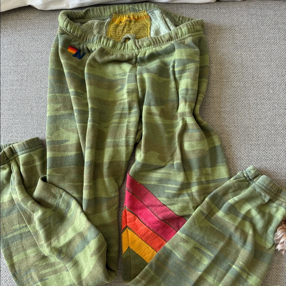 Aviator nation 4 stripe sweatpants, camo, medium